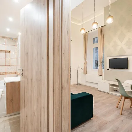 B70-1 - Park Panorama - Location By Bqa Apartment *